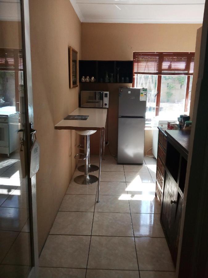 36 Df Strauss Street Lägenhet Kleinmond Exteriör bild