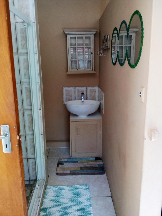 36 Df Strauss Street Lägenhet Kleinmond Exteriör bild