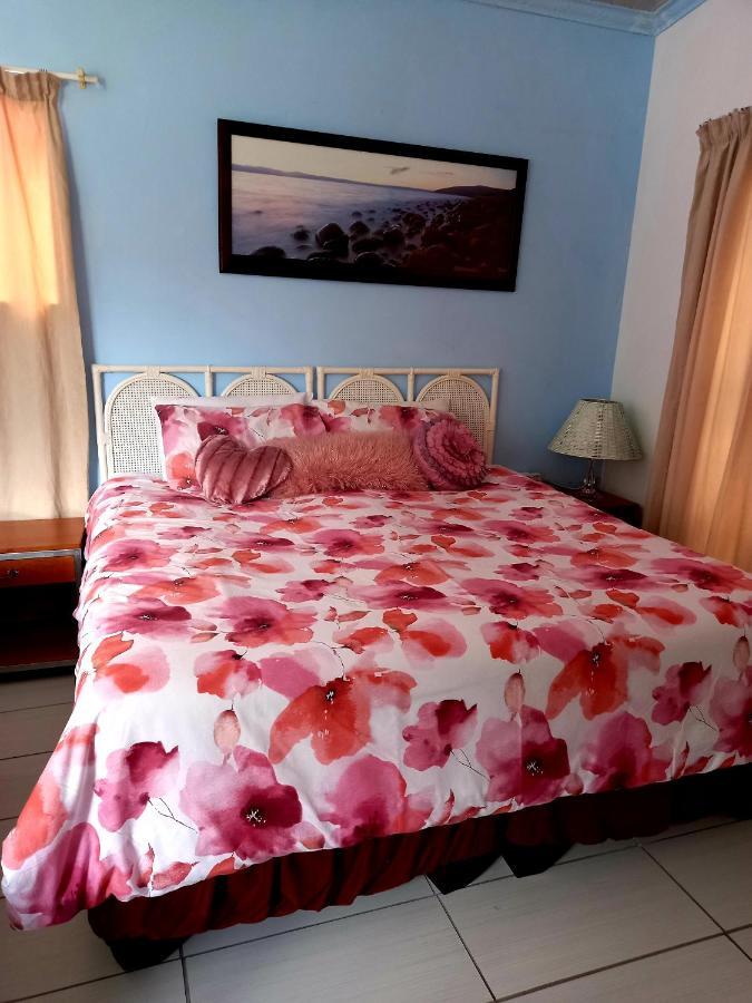 36 Df Strauss Street Lägenhet Kleinmond Exteriör bild