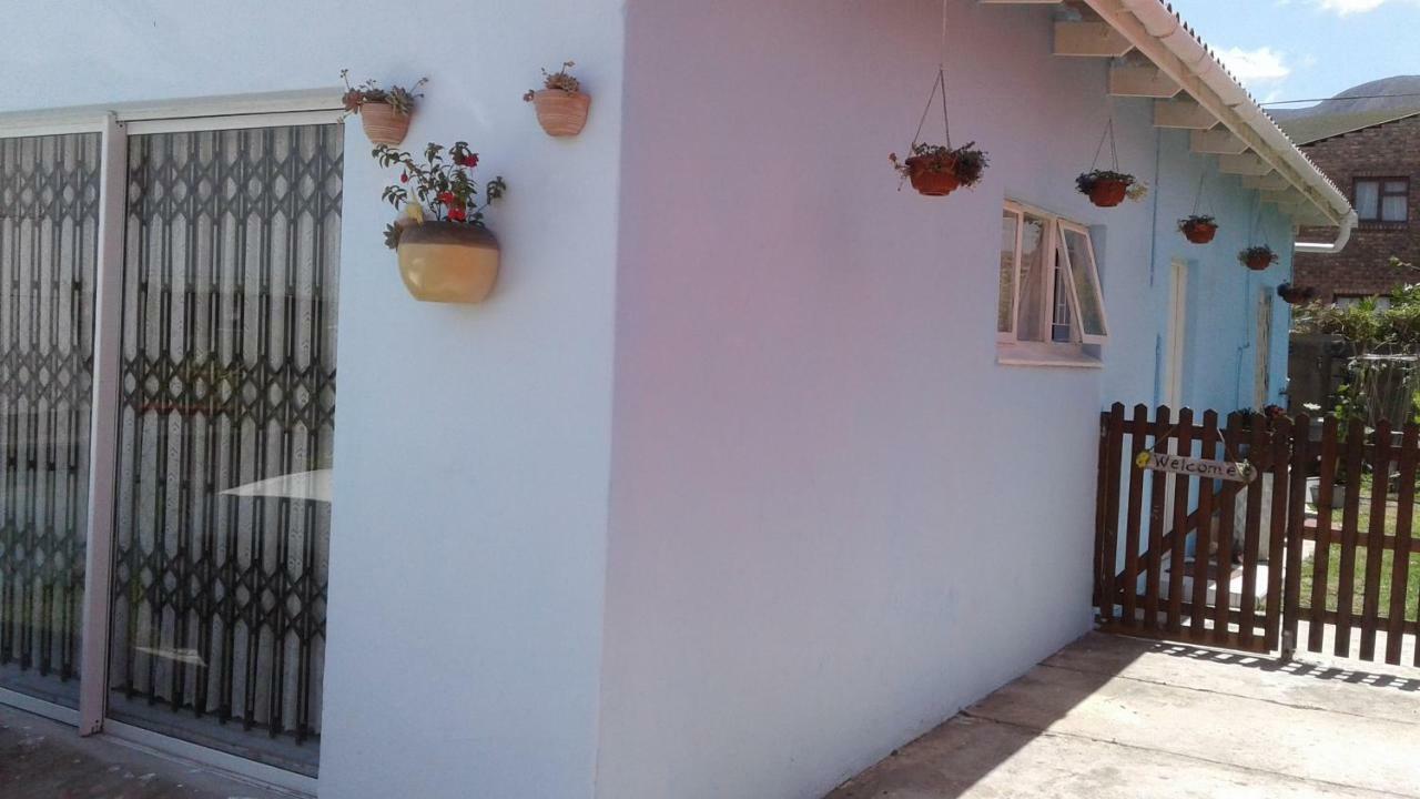 36 Df Strauss Street Lägenhet Kleinmond Exteriör bild