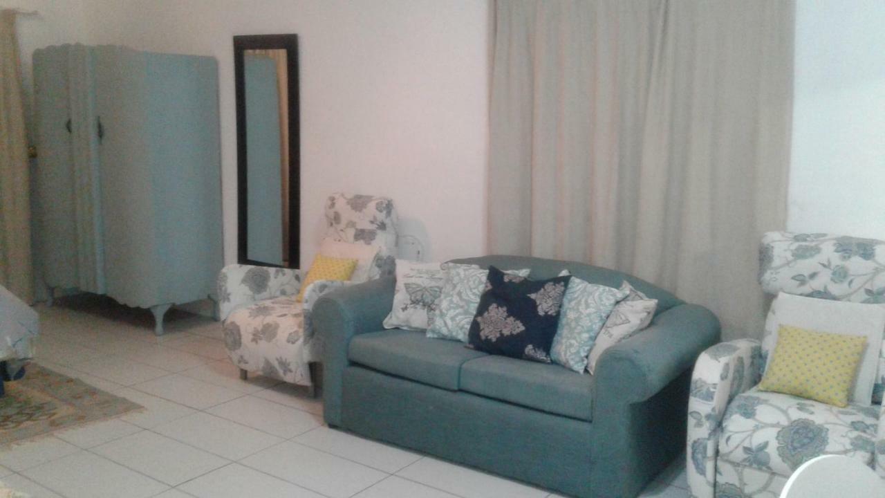 36 Df Strauss Street Lägenhet Kleinmond Exteriör bild