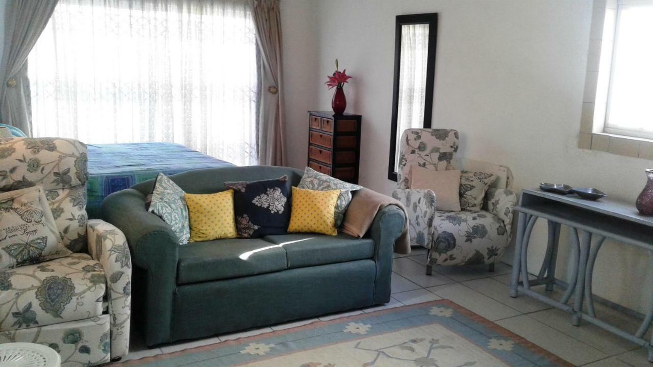 36 Df Strauss Street Lägenhet Kleinmond Exteriör bild