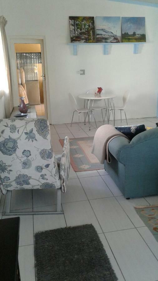 36 Df Strauss Street Lägenhet Kleinmond Exteriör bild