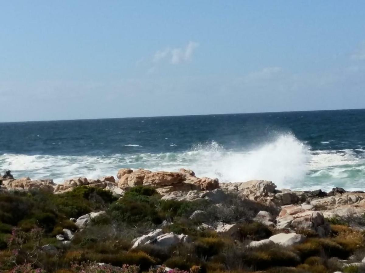 36 Df Strauss Street Lägenhet Kleinmond Exteriör bild